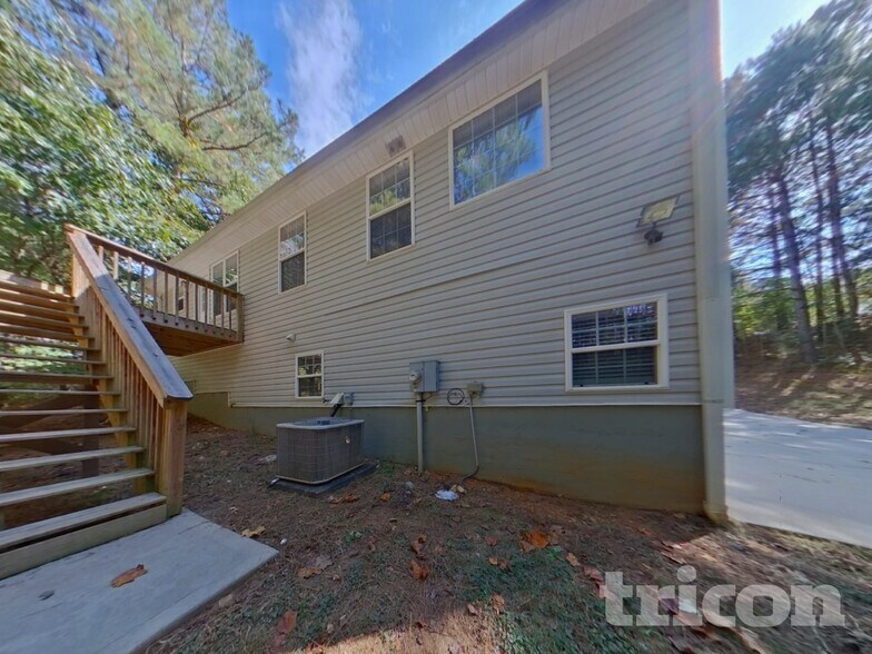 Building Photo - 89 Hugh Ave