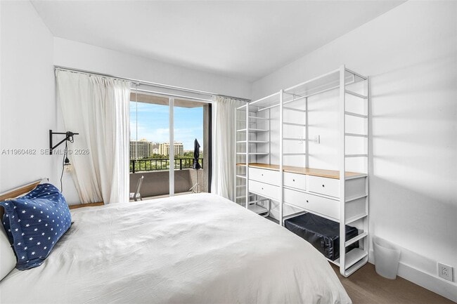 Building Photo - 201 Crandon Blvd