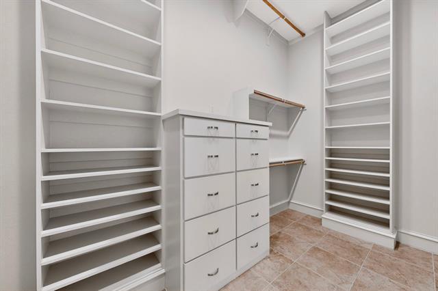 Building Photo - 4250 Glenhurst Ln