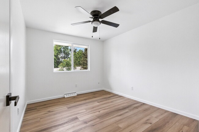 Building Photo - 10863 W 67th Pl