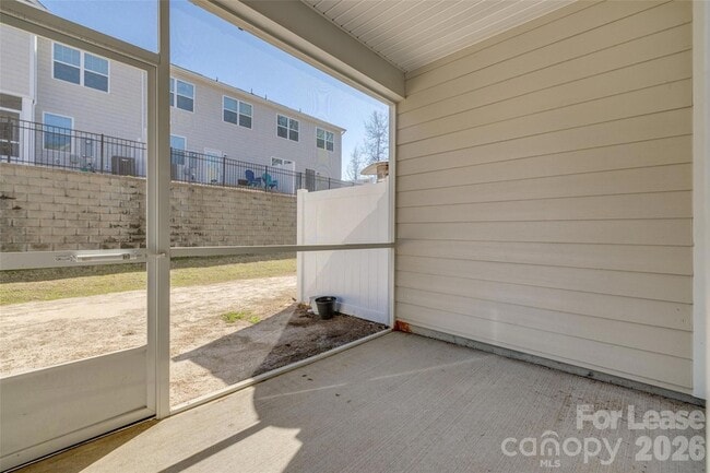 Building Photo - 807 Gable Oak Ln
