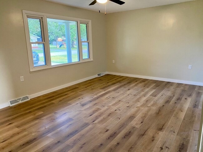 Building Photo - 522 S Missouri Ave