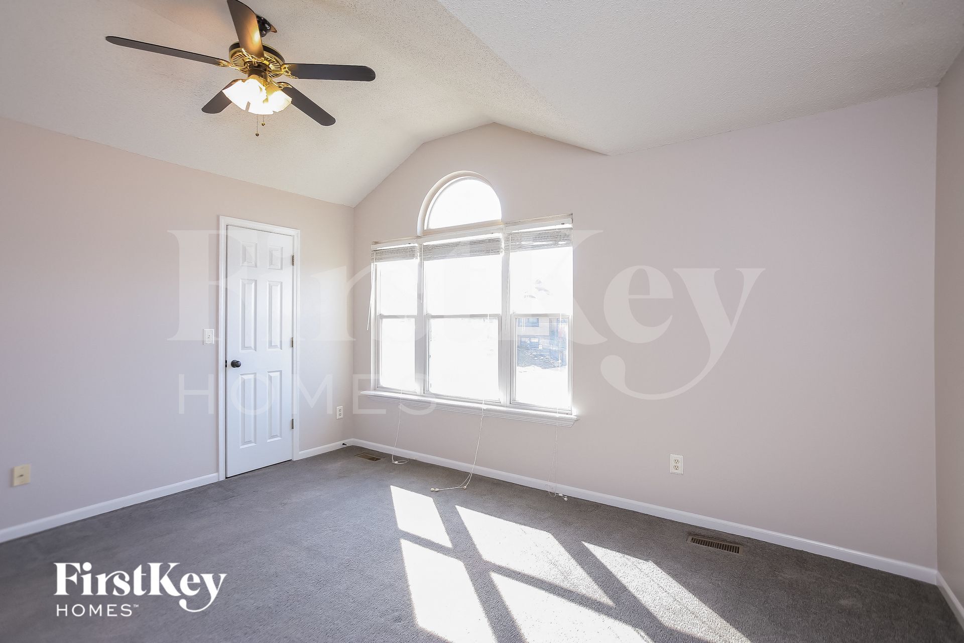 Building Photo - 1158 Blue Bird Ln