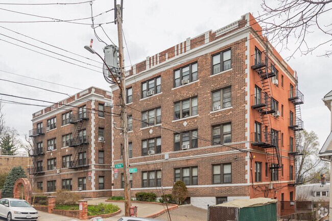 Building Photo - 25 Sherman Ave