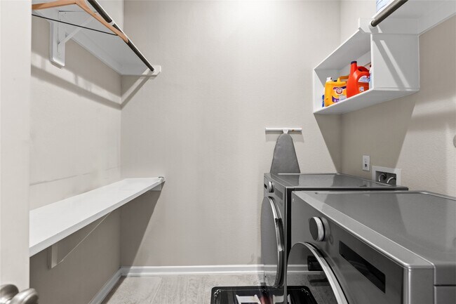 Building Photo - 9443 Starlight Oak Dr