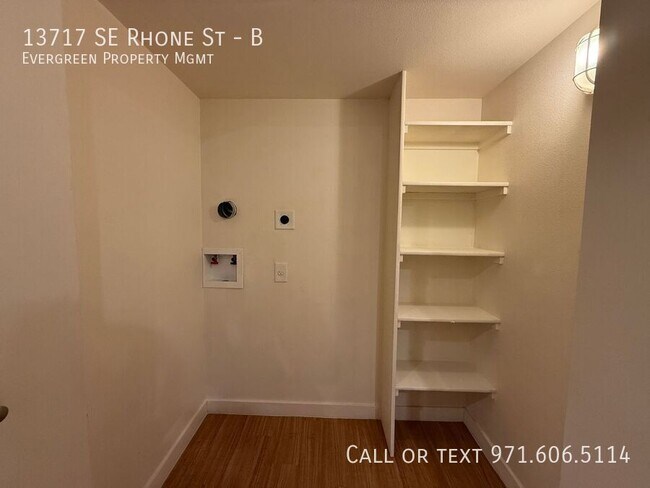 Building Photo - 13717 SE Rhone St