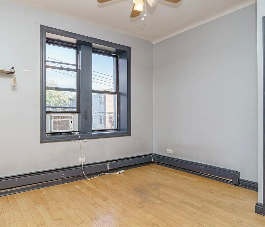 Building Photo - 750 Onderdonk Ave