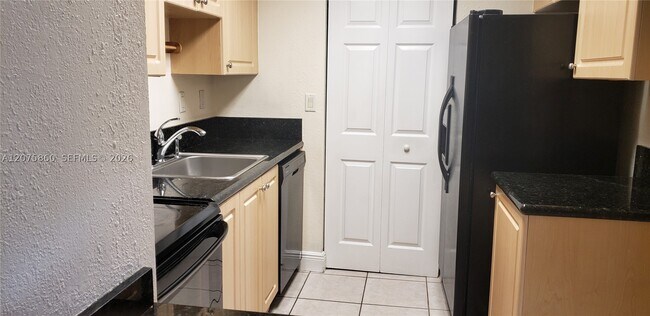 Building Photo - 10785 SW 108th Ave