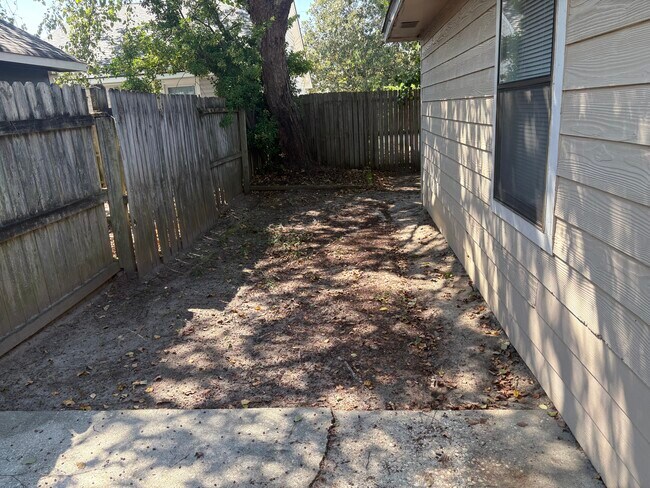 Building Photo - 536 Auburndale Ln