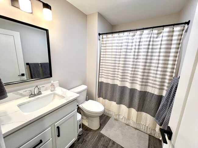 Building Photo - Modern Single-Family Home in Scenic Meadows Neighborhood