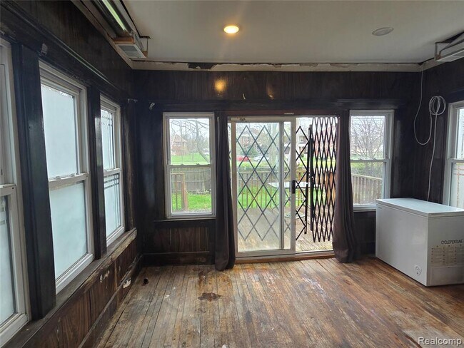 Building Photo - 3254 Hogarth St