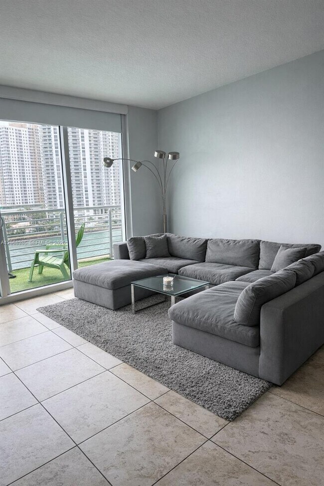 Building Photo - 335 S Biscayne Blvd