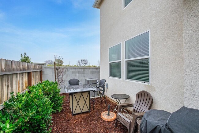 Building Photo - 1312 Joy Dr
