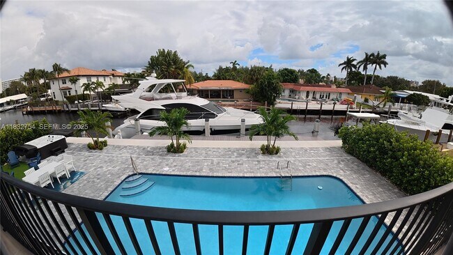 Building Photo - 1240 NE 27th Terrace