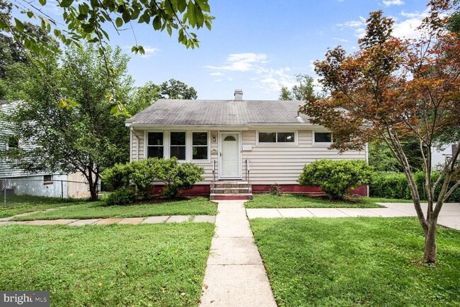 Primary Photo - 1606 Crawford Dr