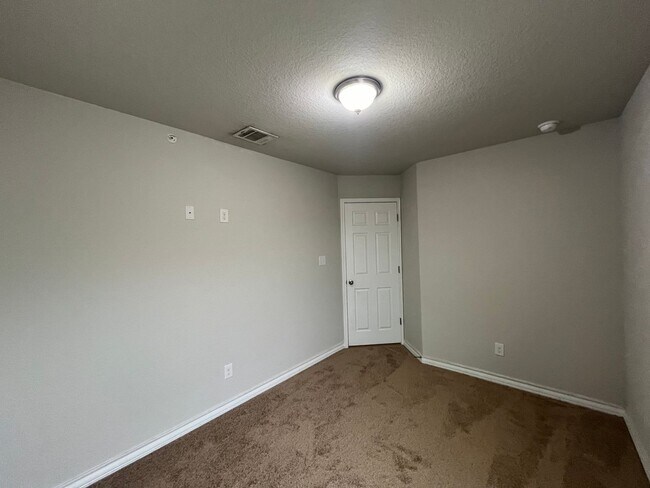 Building Photo - 16906 Dancing Ava