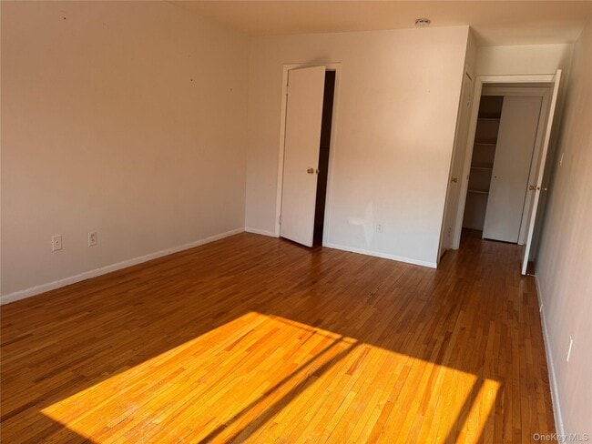 Building Photo - 12 Charles Ln