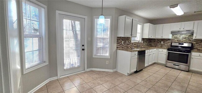 Building Photo - 610 James Ridge Dr