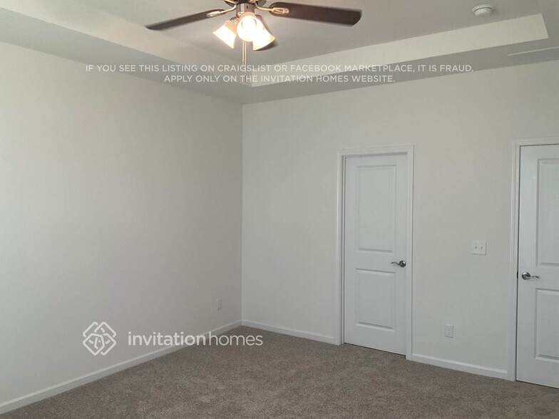 Building Photo - 3800 Lantern Ln