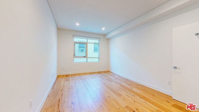 Building Photo - 938 Orange Grove Ave