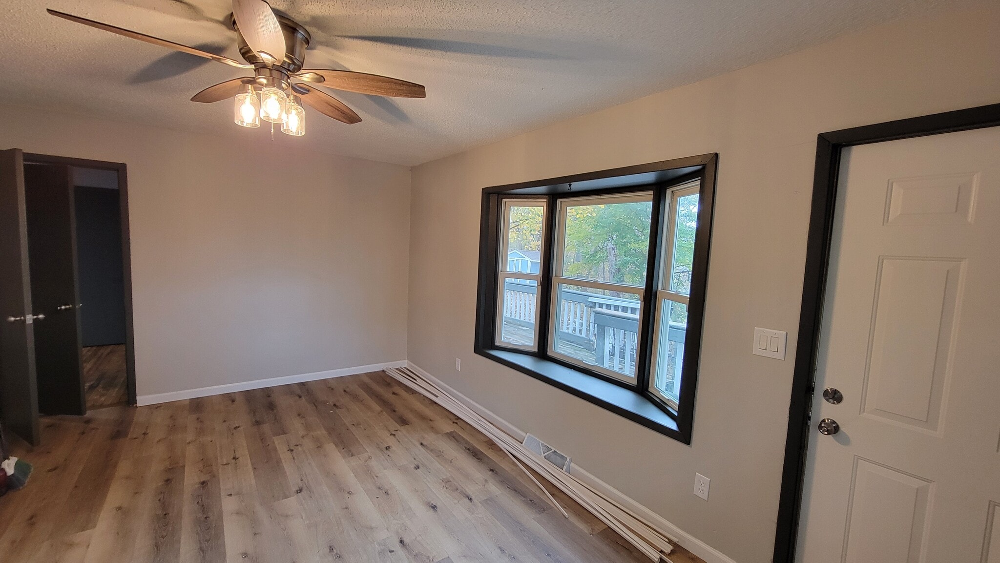 Building Photo - 9 Hillside Ave