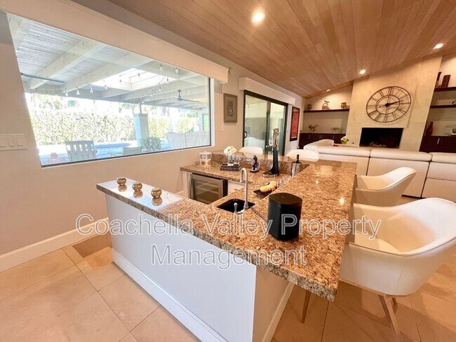 Building Photo - 48550 Valley View Dr