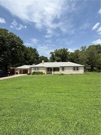 Building Photo - 1918 W Wedington Dr
