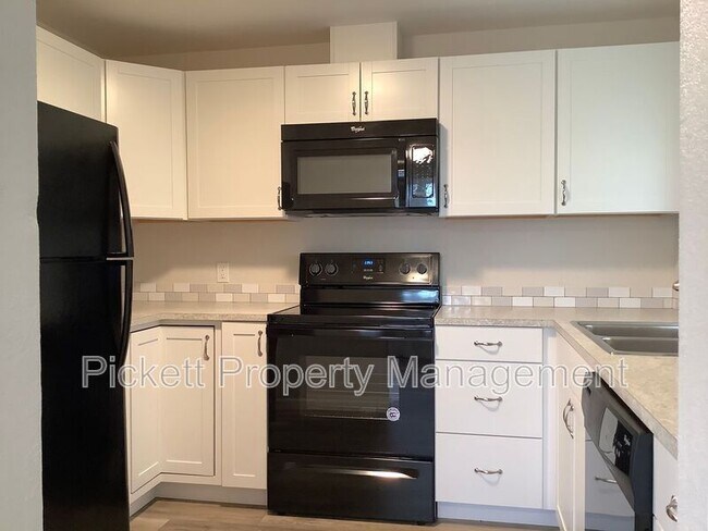 Building Photo - 917 N Cambrian Ave