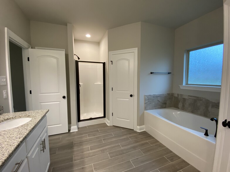 Building Photo - 40190 Maddie Drive