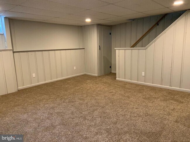 Building Photo - 8125 Clyde Bank Rd