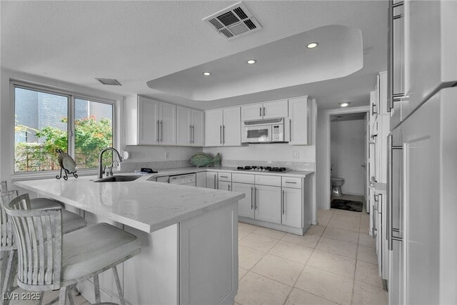 Building Photo - 8744 Captains Pl