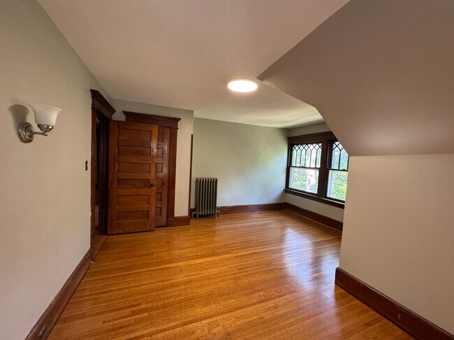 Building Photo - 6 Everit St