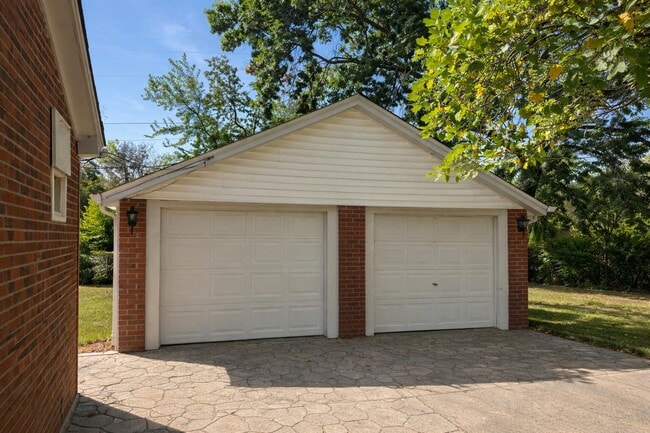 Building Photo - 2912 Mexico Gravel Rd