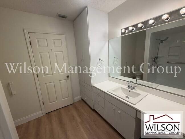 Building Photo - 2535 S Glen Eagles Dr