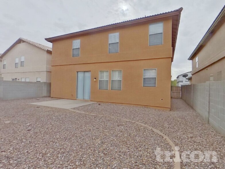 Building Photo - 45542 W Tucker Rd