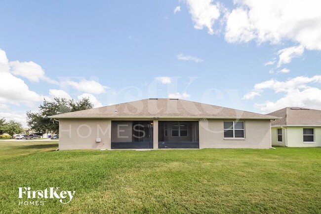 Building Photo - 1902 Fairway Loop