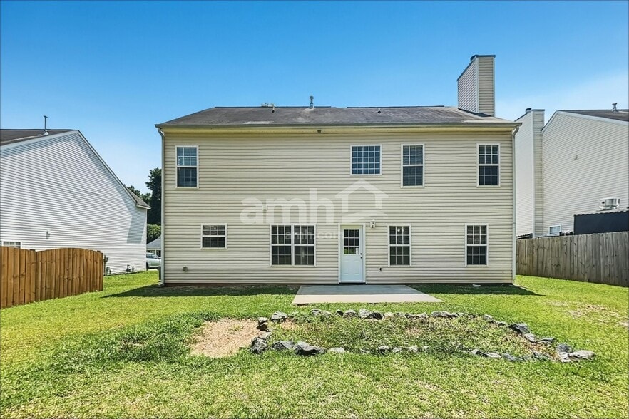 Building Photo - 4134 Robinwood Dr