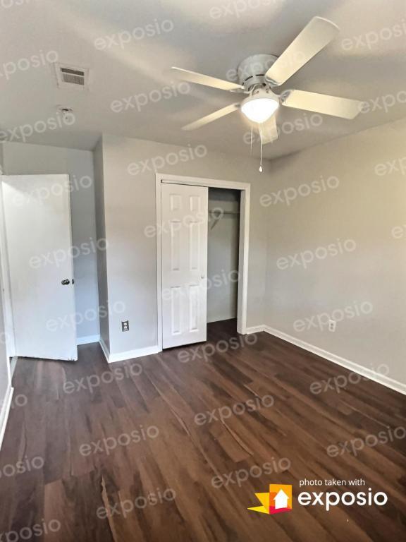 Building Photo - 1910 Center Ave