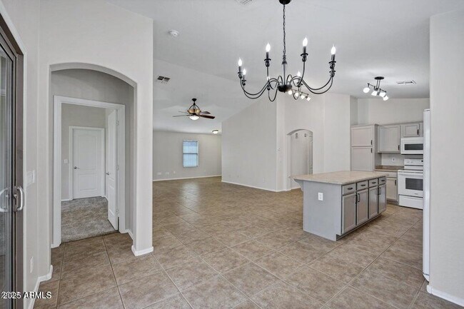 Building Photo - 2943 E Mead Dr