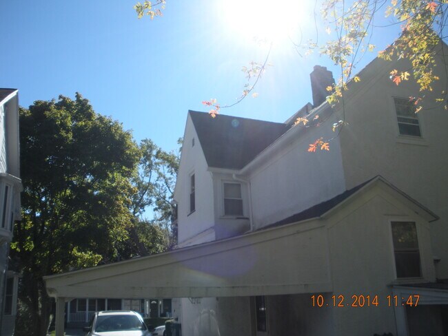 Building Photo - 47 Welland St