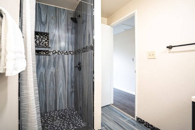 Building Photo - 2-bedroom, 2-bathroom Condo at Kihei Shores!