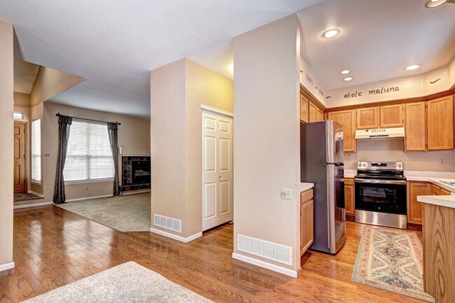 Building Photo - 2bed 2 bath townhome located in the Southp...