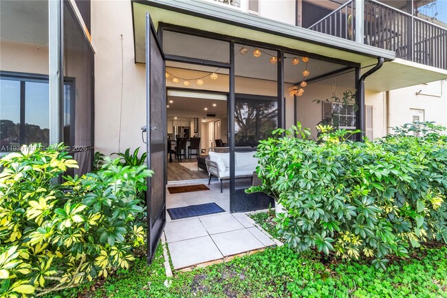 Building Photo - 9001 Jacaranda Ln