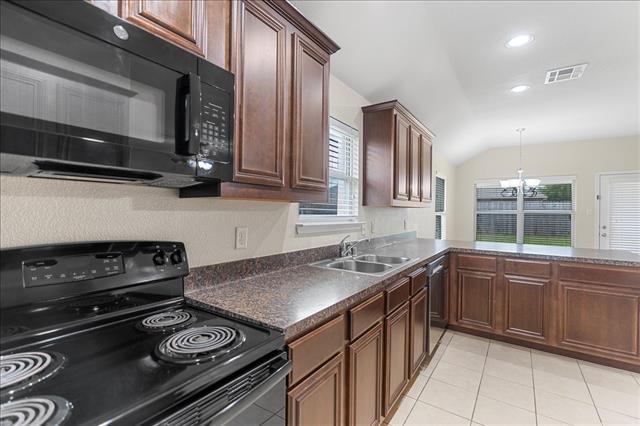 Building Photo - 2035 Karsen Ln