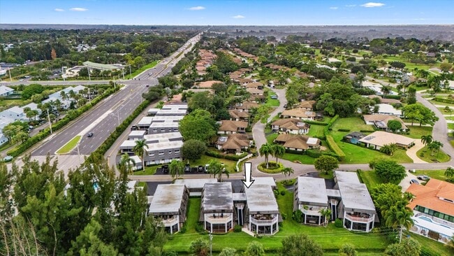 Building Photo - 404 Pine Tree Ct