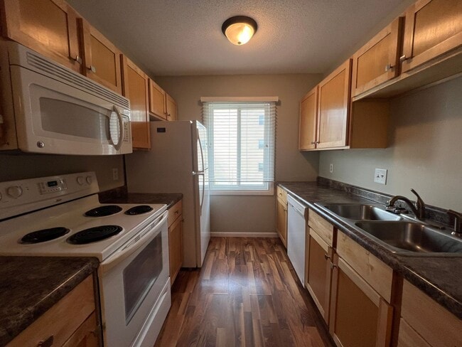 Building Photo - 1 bed, 1 bath close proximity to downtown!