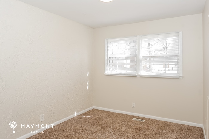 Building Photo - 2204 Euclid Rd NW