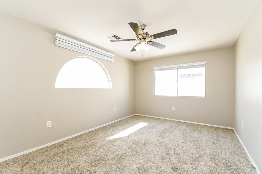 Building Photo - 1158 N Florence Dr