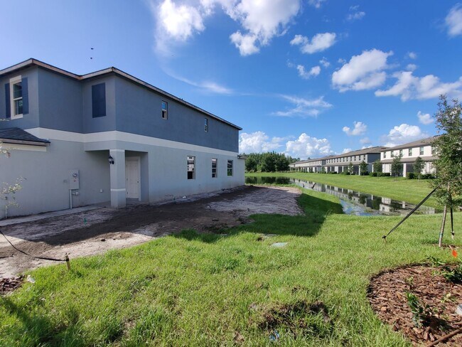 Building Photo - 23251 Willow Glen Way
