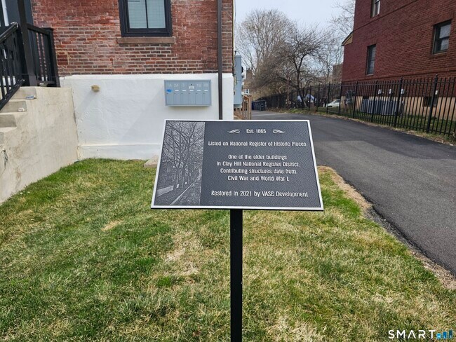 Building Photo - 94-96-96 Edwards St